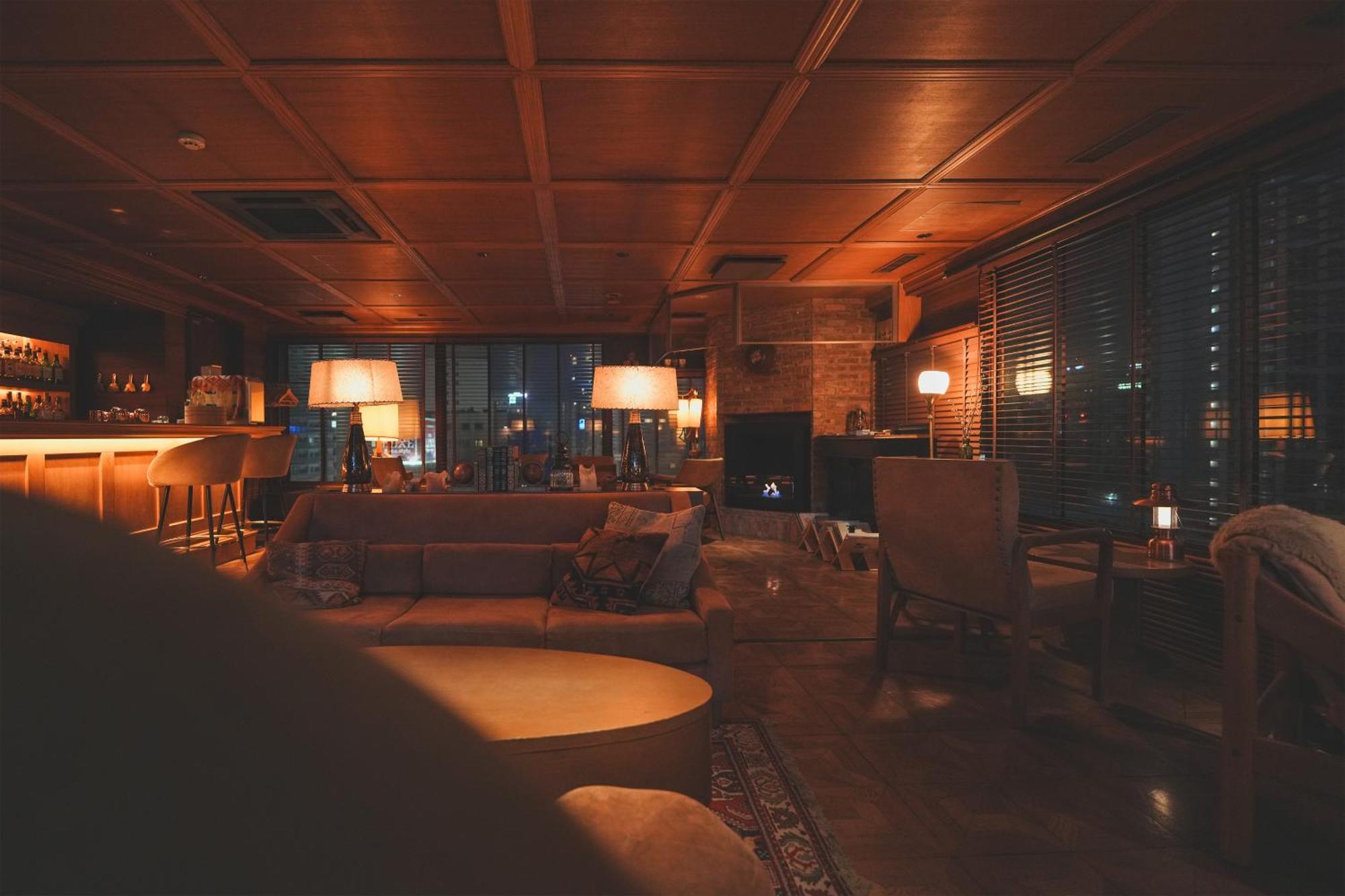 Unwind & Bar